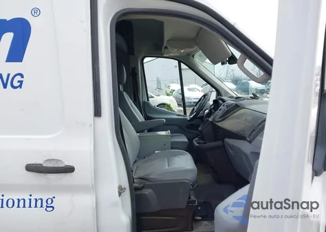 2017 Ford Transit-250 z USA, uszkodzony, nr VIN 1FTYR1CM2HKB08553